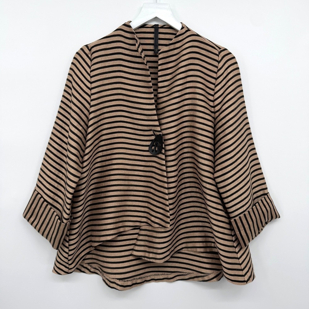IC Connie K Jacket Size Large 3/4 Sleeve Asymmetric Swing Lagenlook Artsy USA